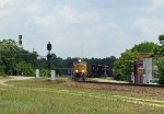 UP 4722 leads train Q478 across Hamlet Avenue